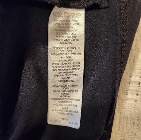 Women's French Connection Black Tank Size Small - Picture 7 of 7